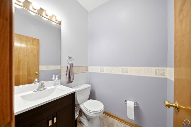 4500 SW Moundview DR, Topeka, KS 66610