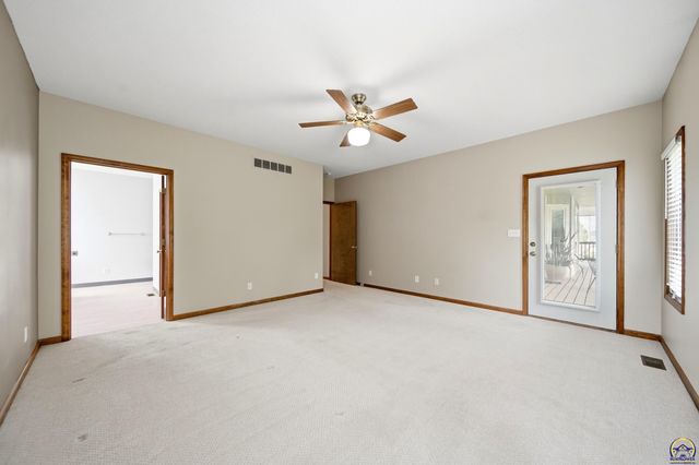 4500 SW Moundview DR, Topeka, KS 66610