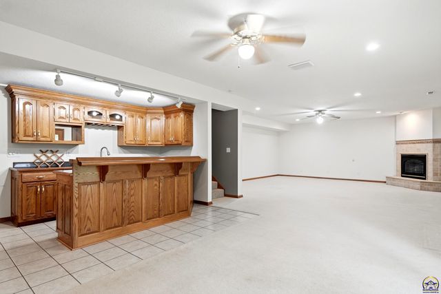 4500 SW Moundview DR, Topeka, KS 66610