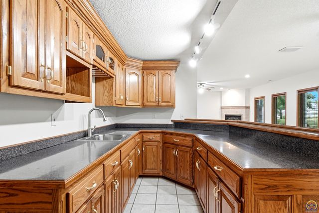 4500 SW Moundview DR, Topeka, KS 66610