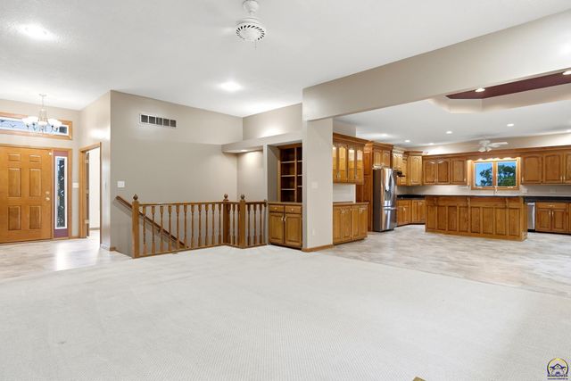 4500 SW Moundview DR, Topeka, KS 66610