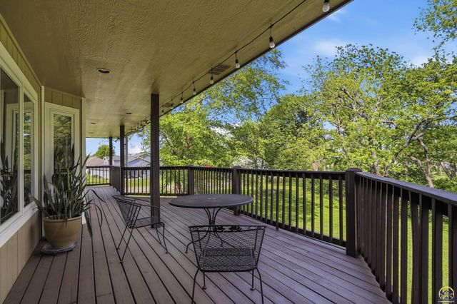 4500 SW Moundview DR, Topeka, KS 66610
