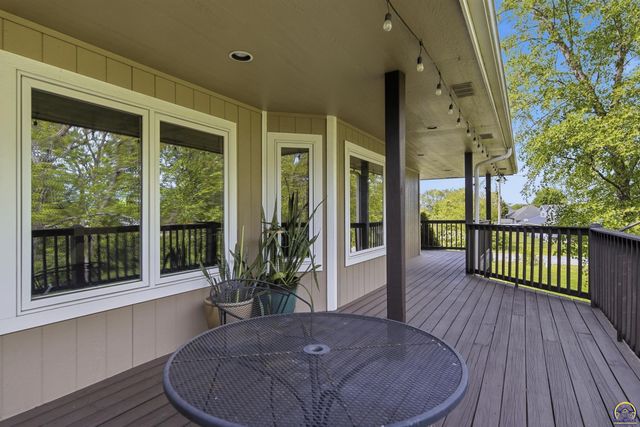 4500 SW Moundview DR, Topeka, KS 66610