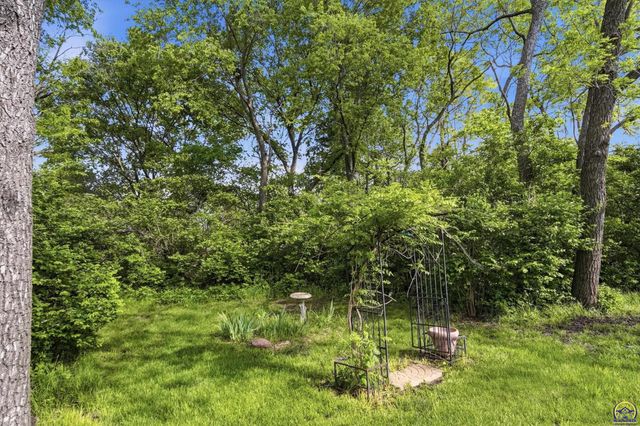 4500 SW Moundview DR, Topeka, KS 66610