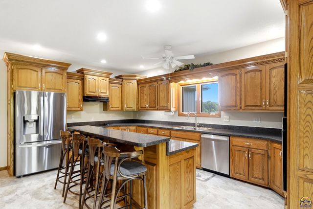 4500 SW Moundview DR, Topeka, KS 66610