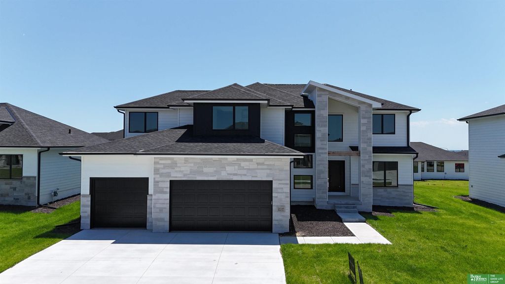 21137 Ellison Avenue, Elkhorn, NE 68022