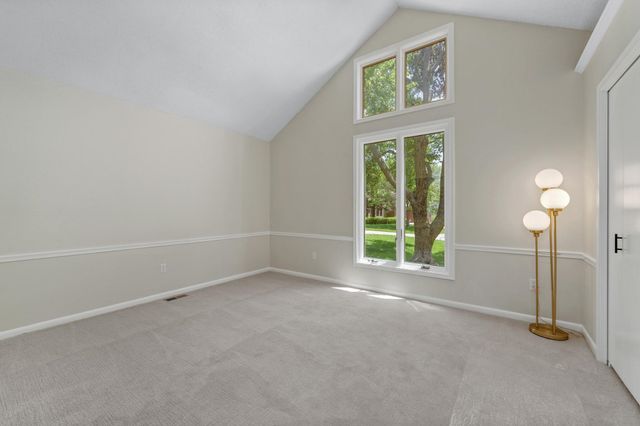 1325 N Covington Cir, Wichita, KS 67212