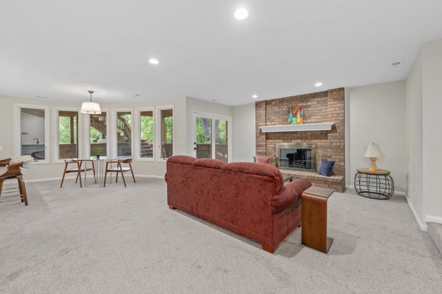 1325 N Covington Cir, Wichita, KS 67212