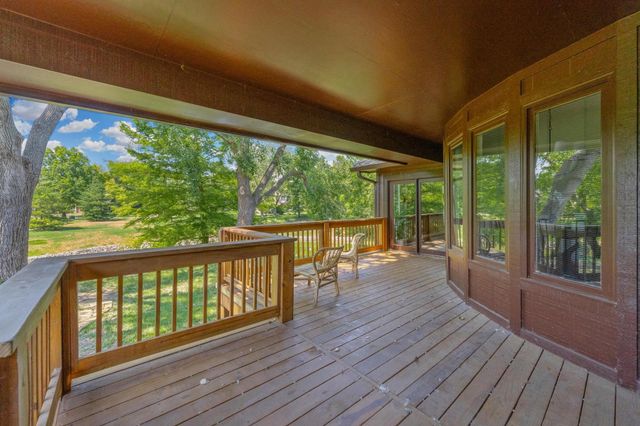 1325 N Covington Cir, Wichita, KS 67212