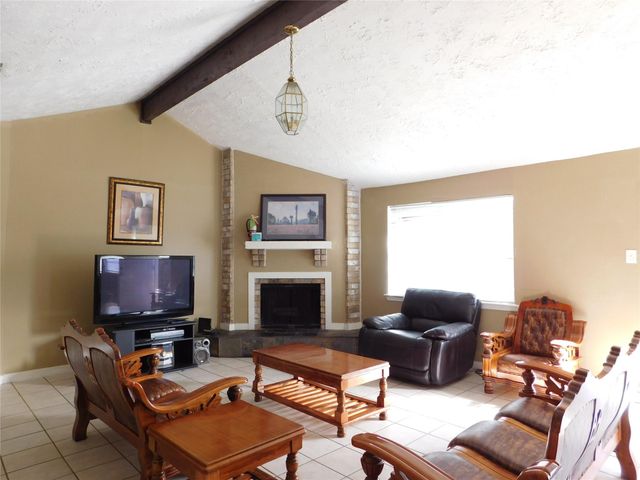 8215 Quail Hills Drive, Houston, TX 77489