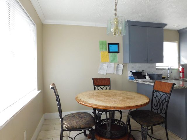 8215 Quail Hills Drive, Houston, TX 77489