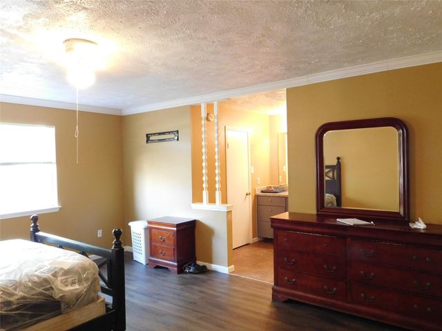 8215 Quail Hills Drive, Houston, TX 77489