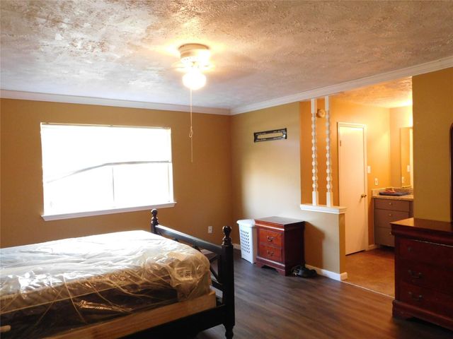 8215 Quail Hills Drive, Houston, TX 77489