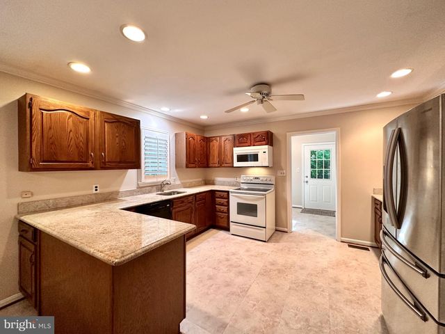 13 CONSTANTINE DR, Phoenix, MD 21131