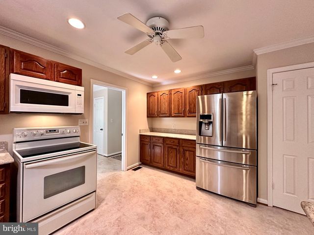 13 CONSTANTINE DR, Phoenix, MD 21131