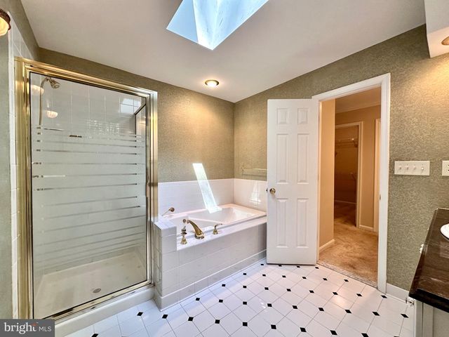 13 CONSTANTINE DR, Phoenix, MD 21131