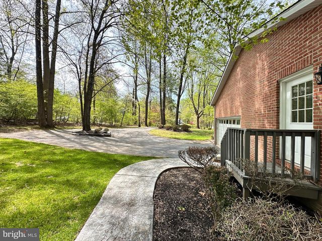 13 CONSTANTINE DR, Phoenix, MD 21131