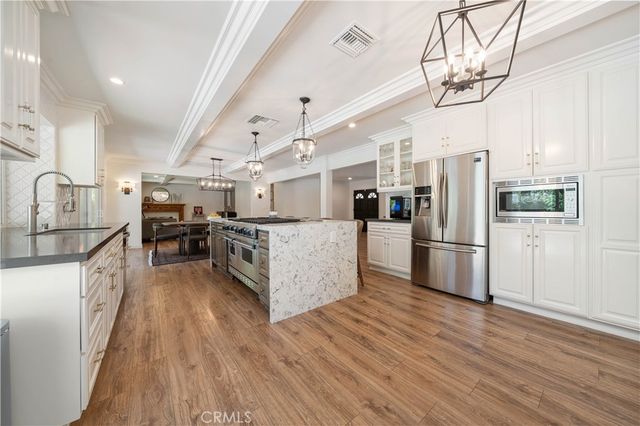 5748 Larryan Drive, Woodland Hills, CA 91367