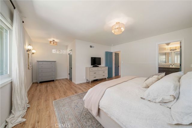 5748 Larryan Drive, Woodland Hills, CA 91367