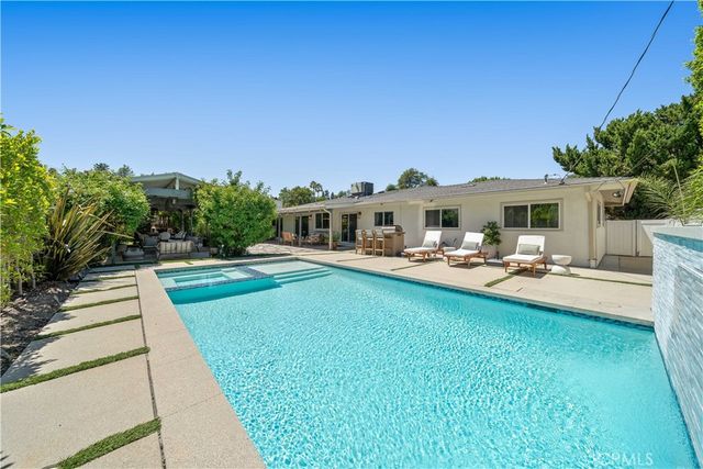 5748 Larryan Drive, Woodland Hills, CA 91367