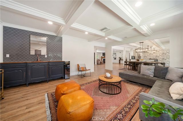 5748 Larryan Drive, Woodland Hills, CA 91367