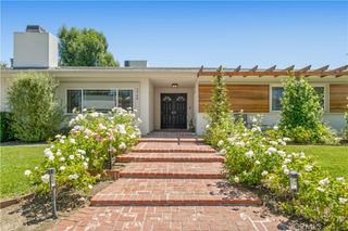 5748 Larryan Drive, Woodland Hills, CA 91367
