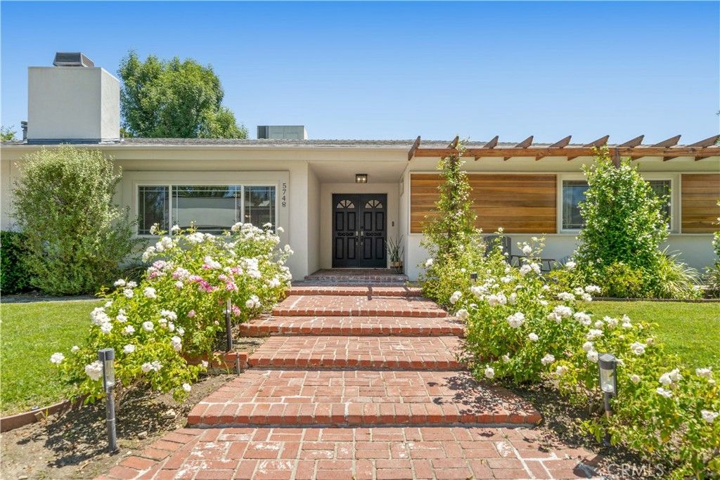 5748 Larryan Drive, Woodland Hills, CA 91367