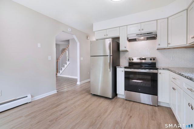 40 Kingsbury Lane, Glastonbury, CT 06033