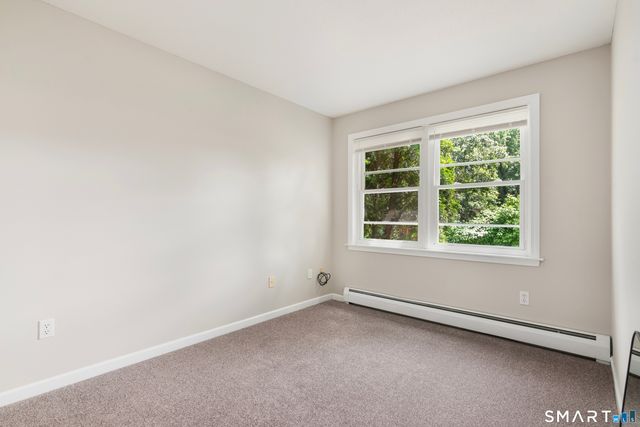 40 Kingsbury Lane, Glastonbury, CT 06033