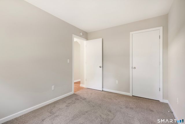 40 Kingsbury Lane, Glastonbury, CT 06033