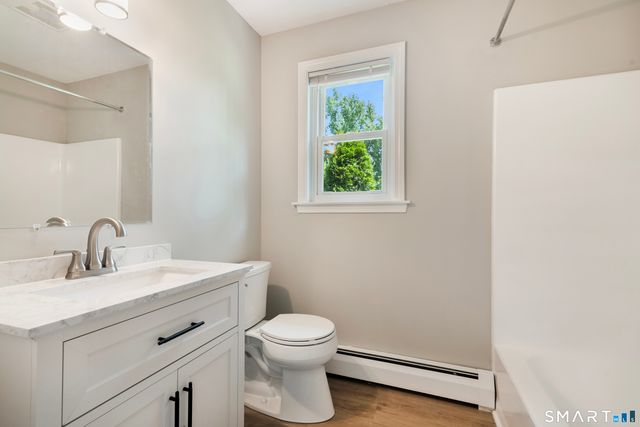 40 Kingsbury Lane, Glastonbury, CT 06033