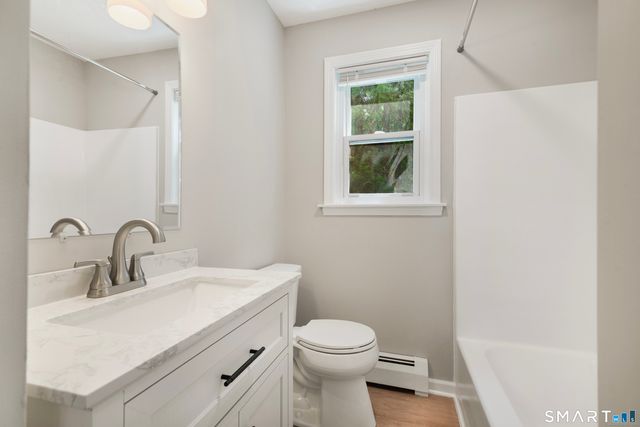 40 Kingsbury Lane, Glastonbury, CT 06033