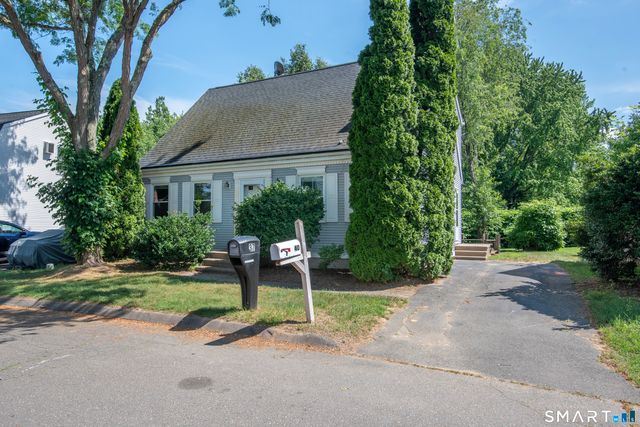 40 Kingsbury Lane, Glastonbury, CT 06033