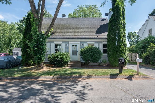 40 Kingsbury Lane, Glastonbury, CT 06033