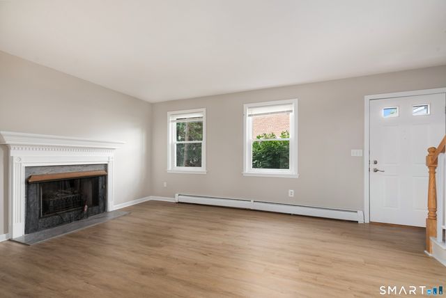 40 Kingsbury Lane, Glastonbury, CT 06033