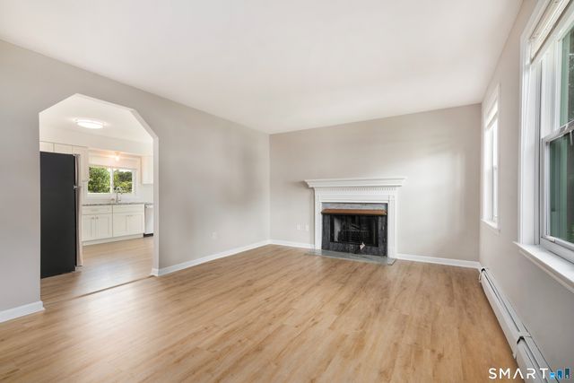 40 Kingsbury Lane, Glastonbury, CT 06033