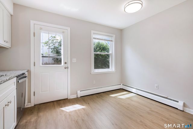 40 Kingsbury Lane, Glastonbury, CT 06033