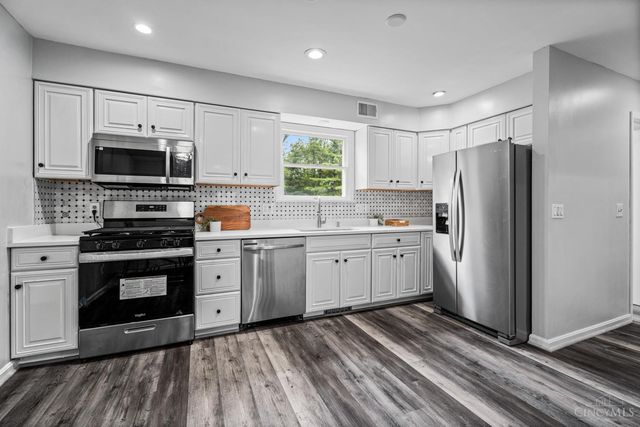9377 Dundee Dr, West Chester, OH 45069