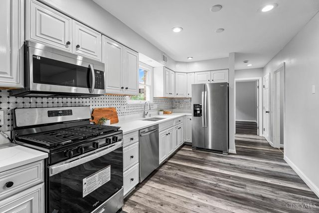 9377 Dundee Dr, West Chester, OH 45069