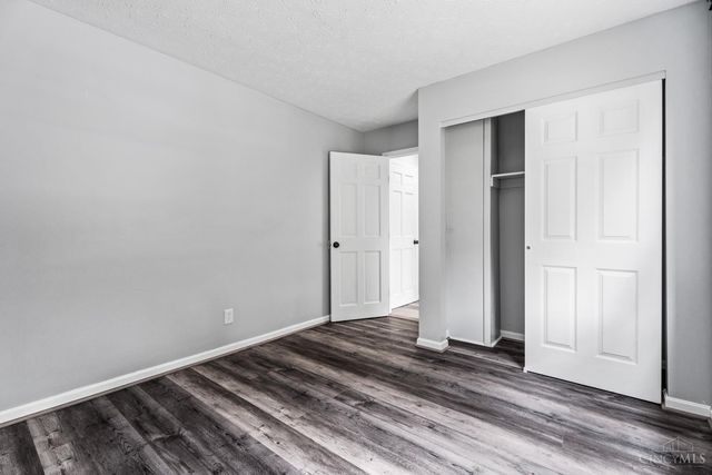 9377 Dundee Dr, West Chester, OH 45069