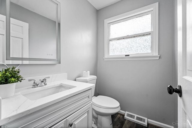 9377 Dundee Dr, West Chester, OH 45069