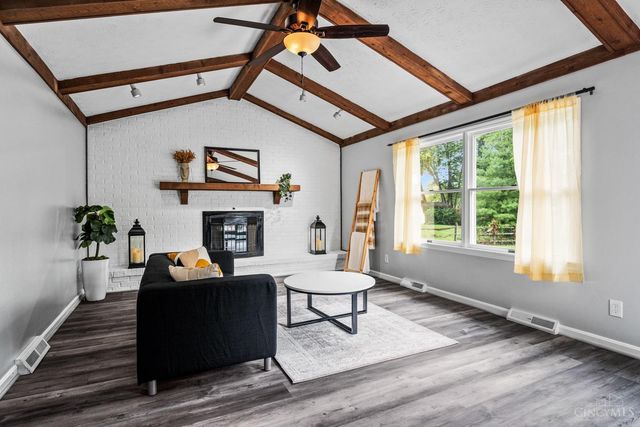 9377 Dundee Dr, West Chester, OH 45069