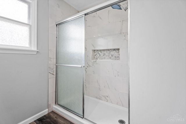 9377 Dundee Dr, West Chester, OH 45069