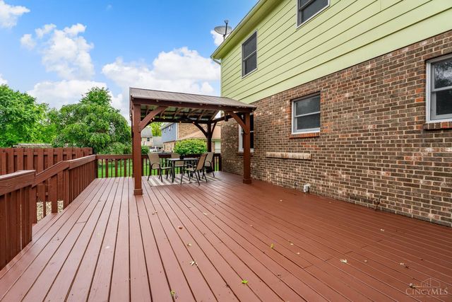 9377 Dundee Dr, West Chester, OH 45069