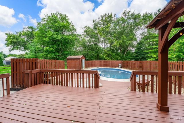 9377 Dundee Dr, West Chester, OH 45069