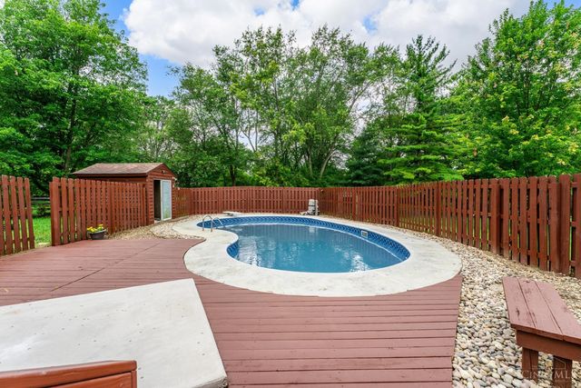 9377 Dundee Dr, West Chester, OH 45069