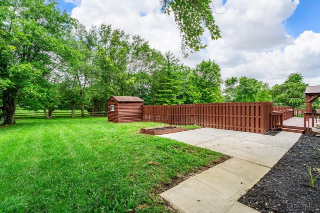 9377 Dundee Dr, West Chester, OH 45069
