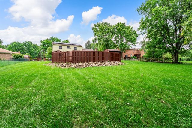 9377 Dundee Dr, West Chester, OH 45069