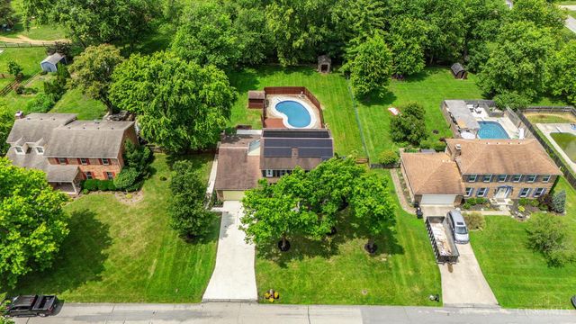 9377 Dundee Dr, West Chester, OH 45069