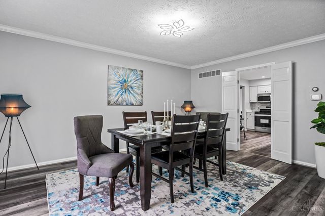 9377 Dundee Dr, West Chester, OH 45069